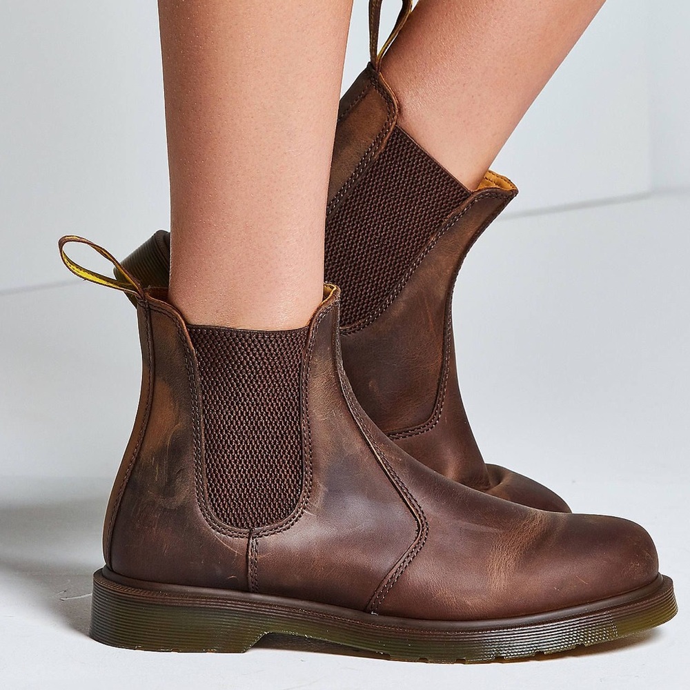 Dr. Martens Crazy Horse 2976 Leather Chelsea 8